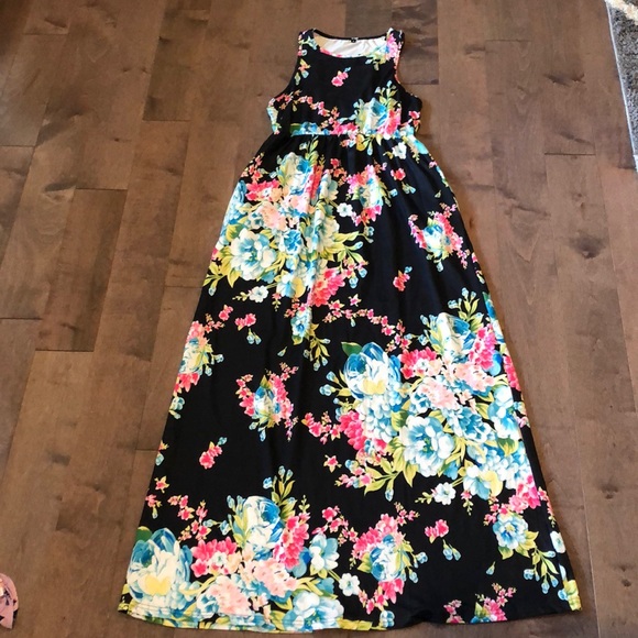 Dresses & Skirts - Racerback Maxi Dress